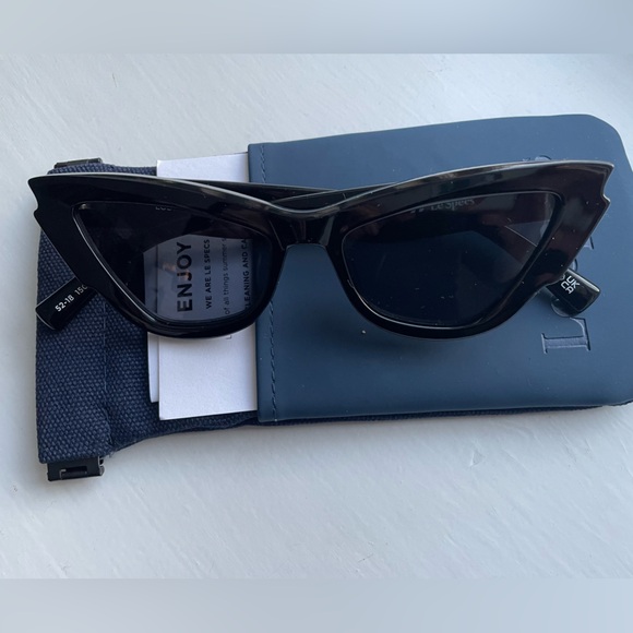 Le Specs Lost Days Sunglasses, Black - Picture 5 of 8